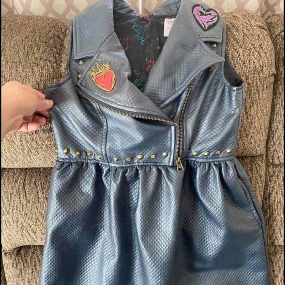 Descendants Evie
